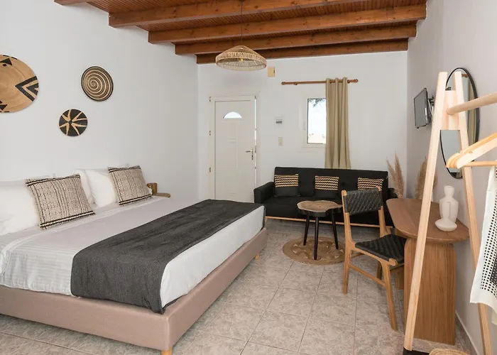 Kanelis Studios & Suites